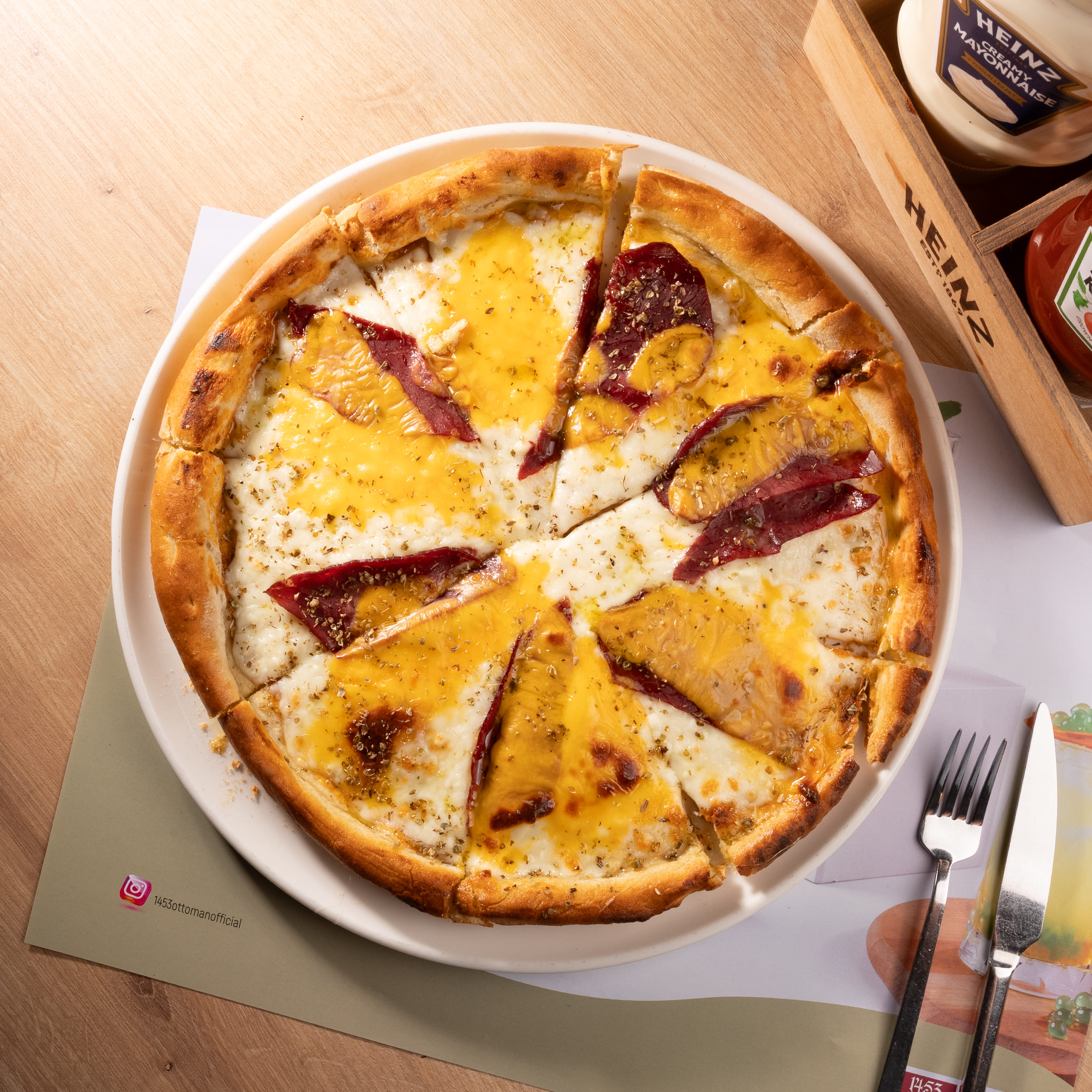 Füme Etli Cheddarlı Pizza