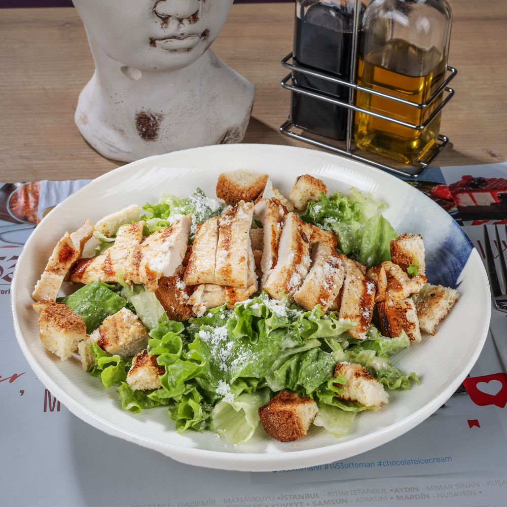 Izgara Tavuklu Salata